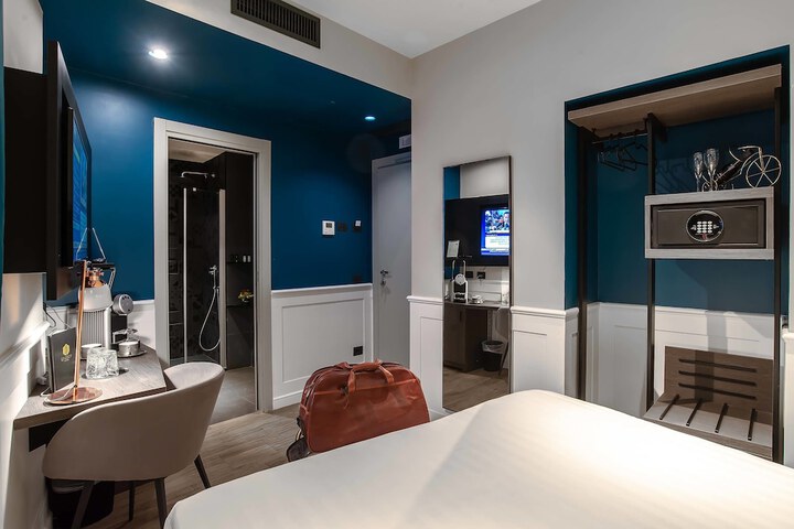Room 19 of 53