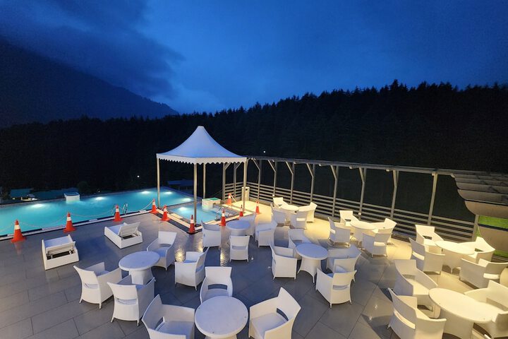 Pools & Facilities