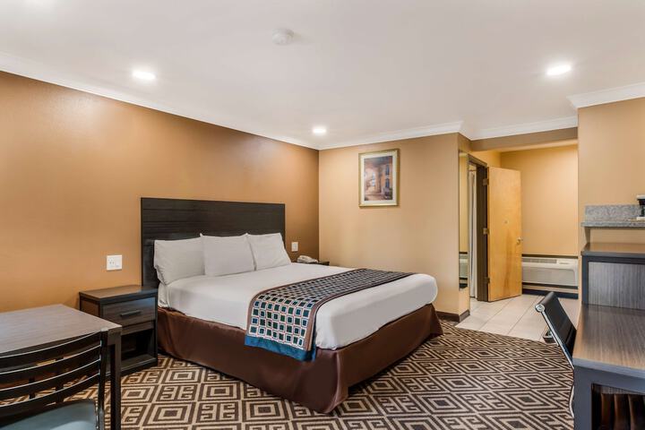2 Queen Beds (3 of 6)