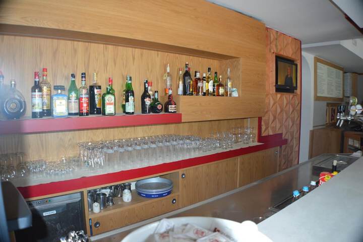 Lounge 30 of 40
