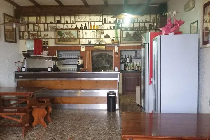 Dining 10 of 13