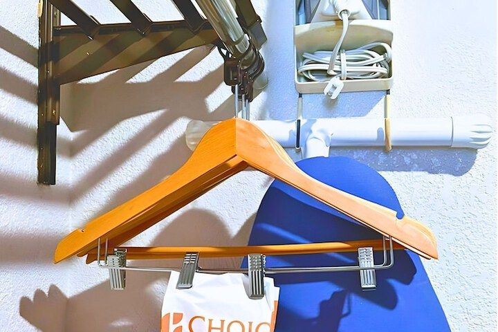 Iron/ironing board