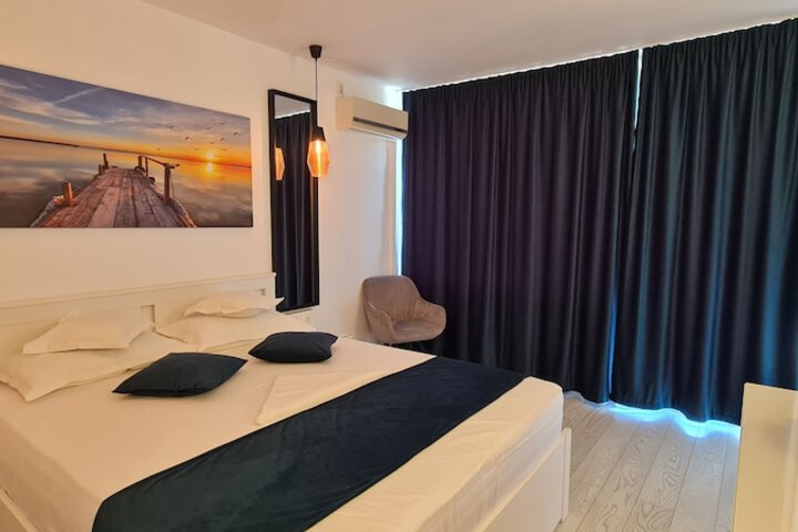 Room 25 of 113