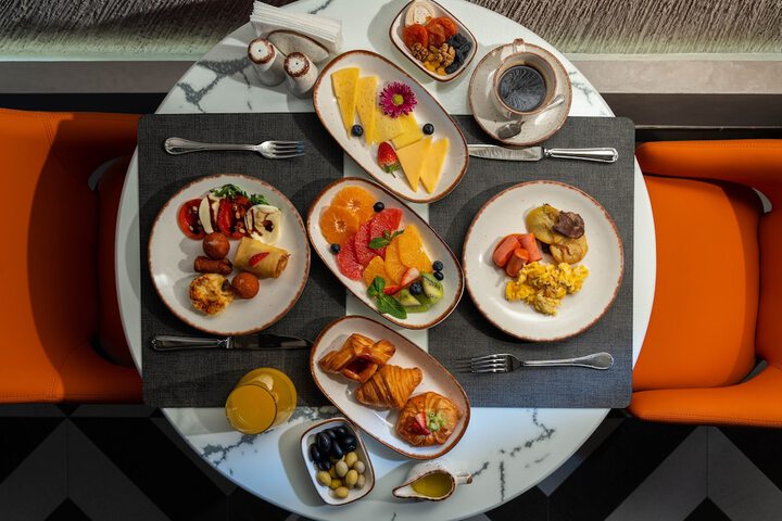 Breakfast/Coffee Service 85 of 114