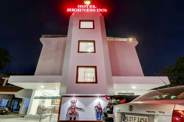 Highness Inn by Treebo Hotels
