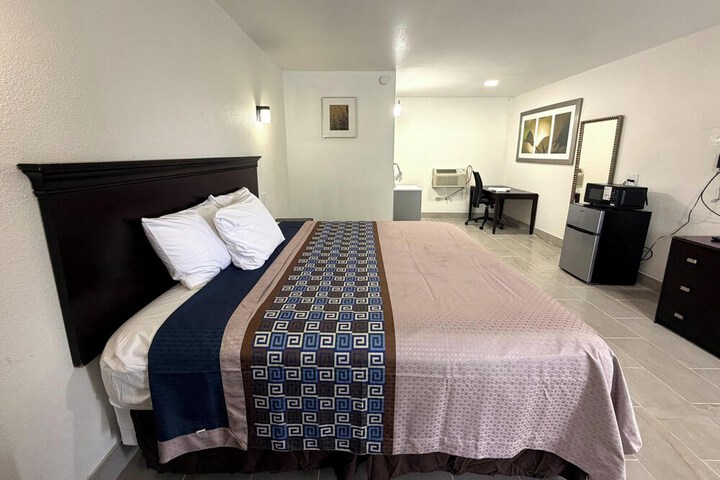 Room 5 of 20