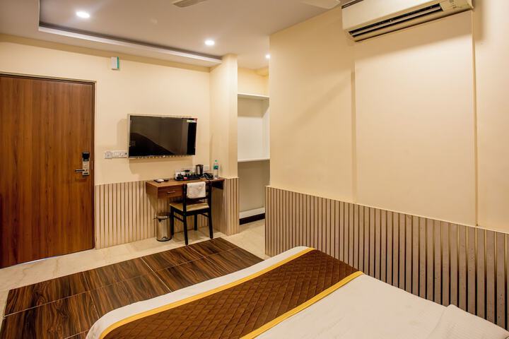 Room 5 of 22