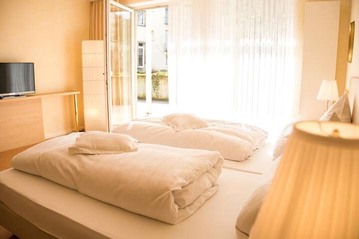 Room 8 of 30