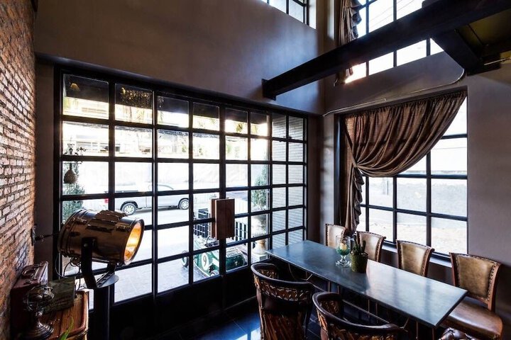 Dining 32 of 42