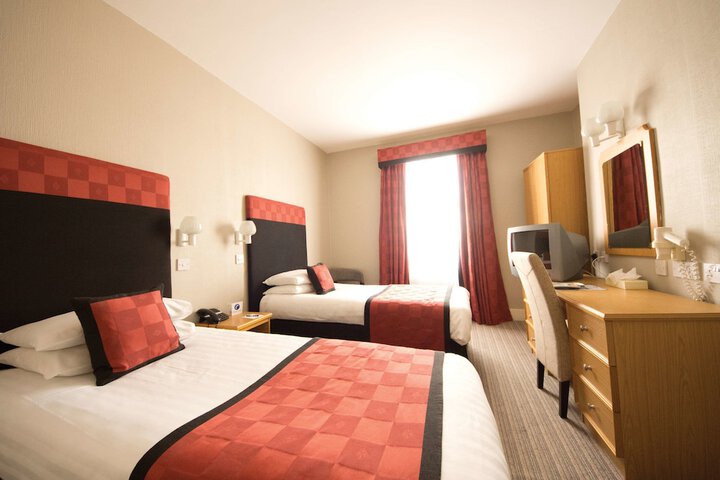 Room 12 of 73