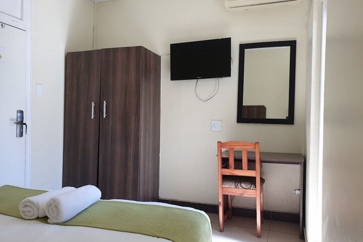 Room 8 of 69