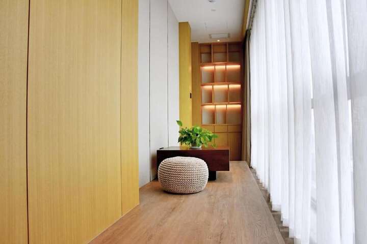 Room 4 of 20
