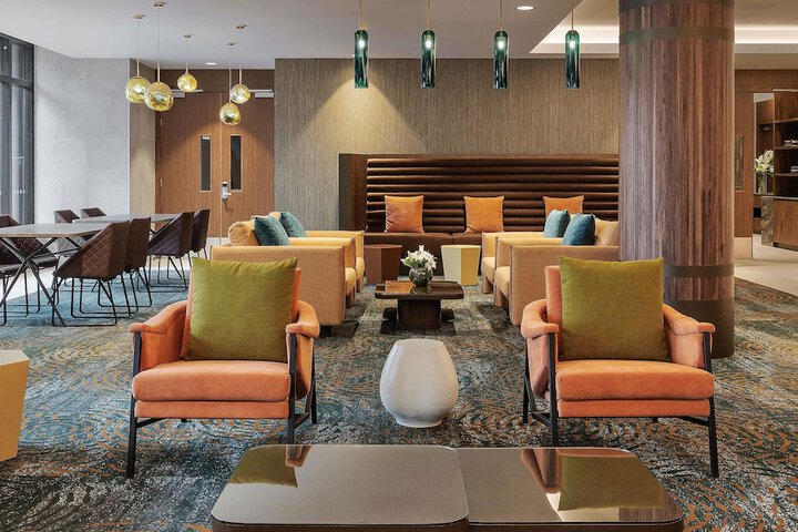 Lounge 68 of 88