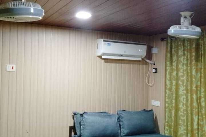 Room 16 of 53