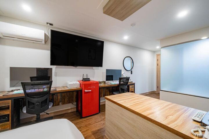 Room 63 of 105