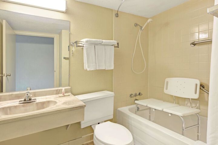 1 Double Bed Accessible Room (13 of 15)