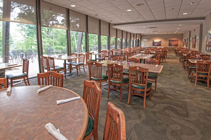 Dining 60 of 81