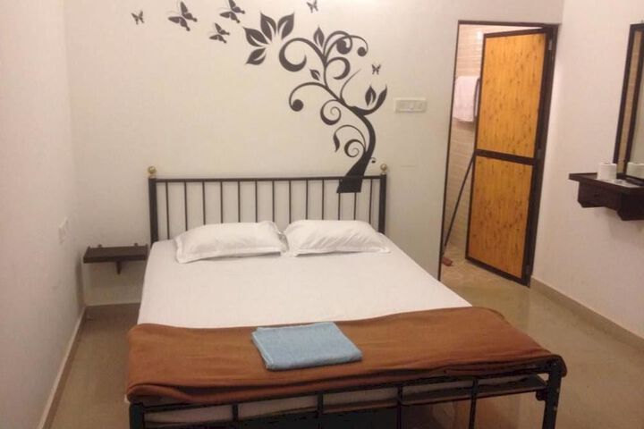 Room 10 of 31