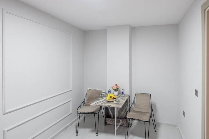 Room 10 of 17
