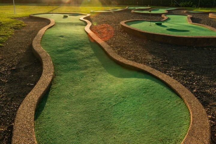 Mini-golf