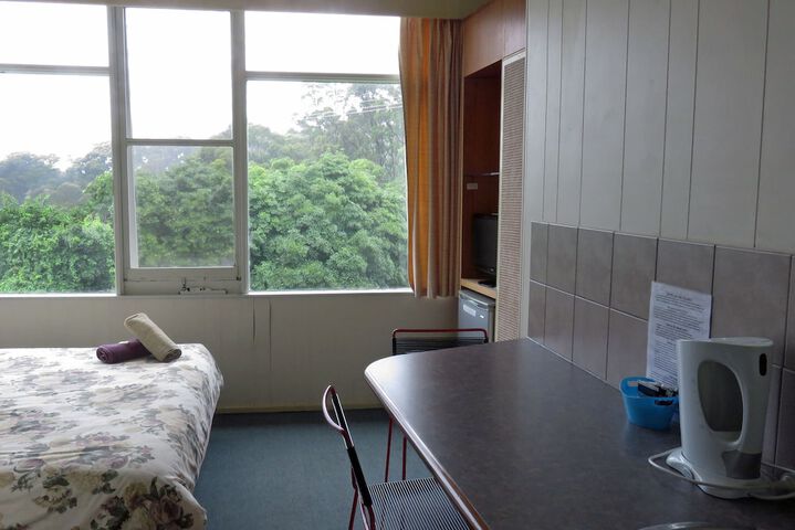 Room 8 of 31