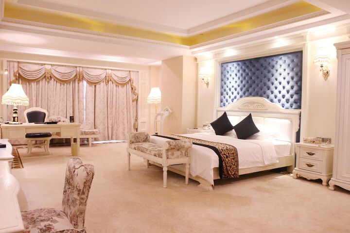 Room 37 of 91
