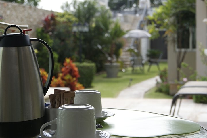 Breakfast/Coffee Service 9 of 27