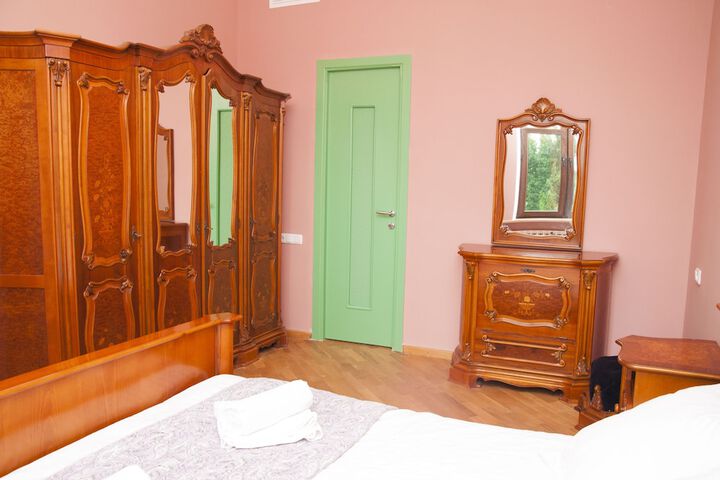Room 18 of 30