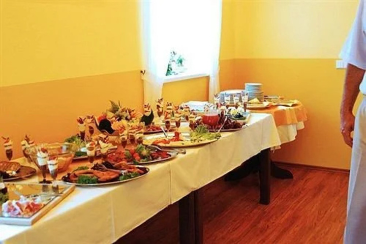 Dining 14 of 15