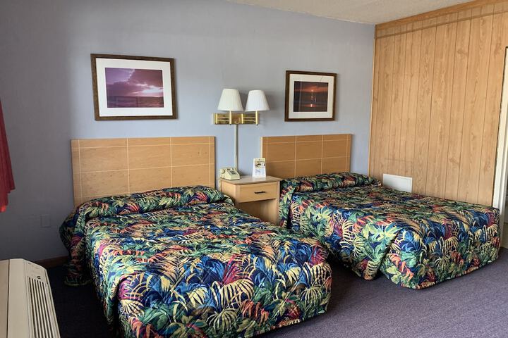 Room 6 of 53