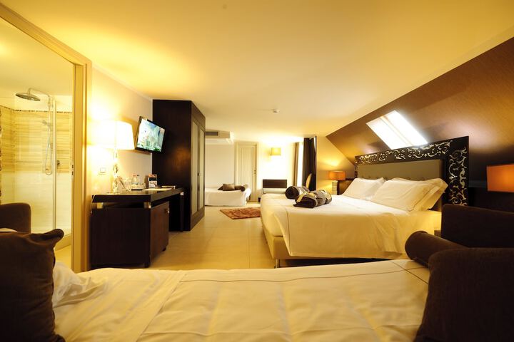 Room 18 of 186