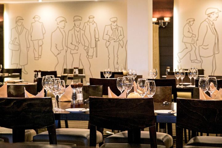 Dining 42 of 66