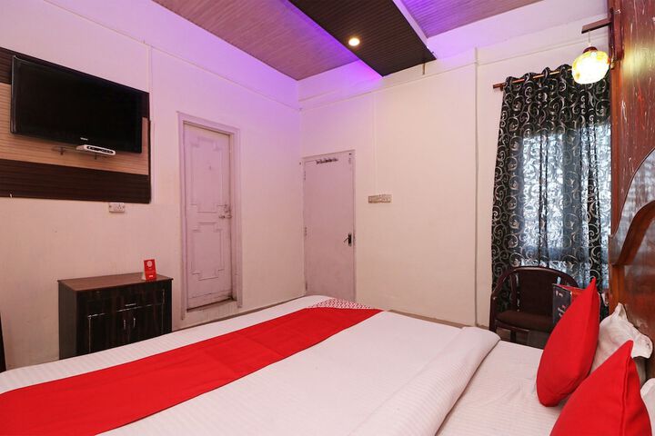 Room 9 of 12