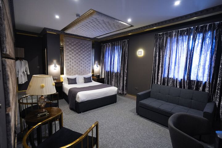 Room 30 of 36
