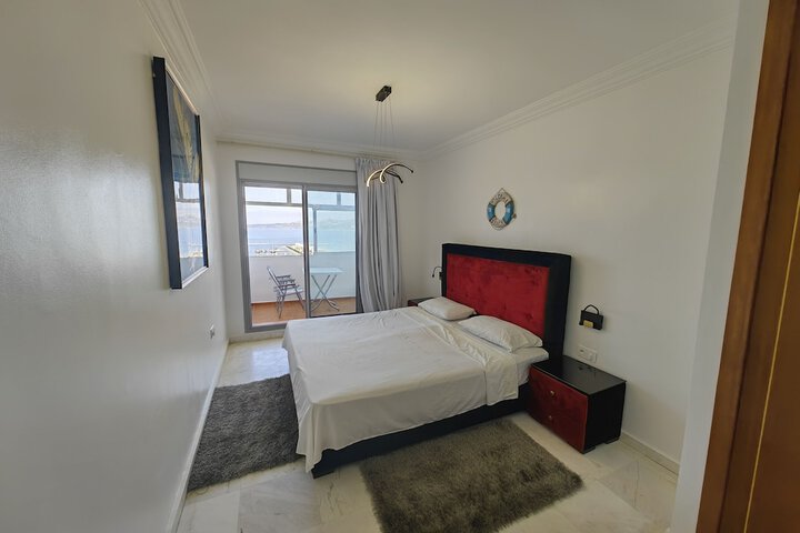 Room 54 of 404