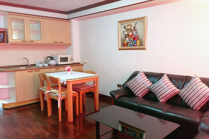 Room 34 of 195