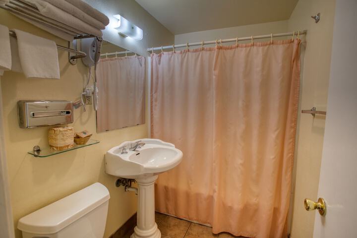 Room 14 of 16