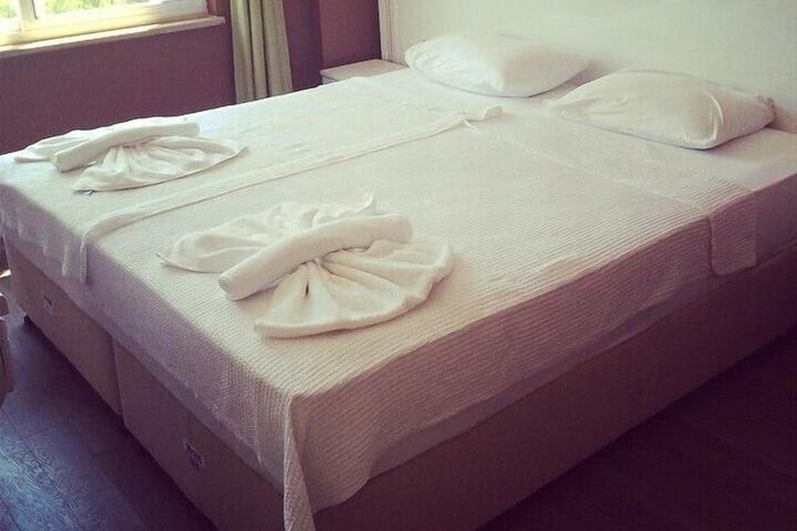 Room 6 of 24