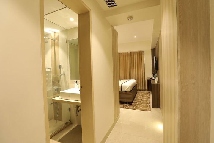 Room 6 of 46