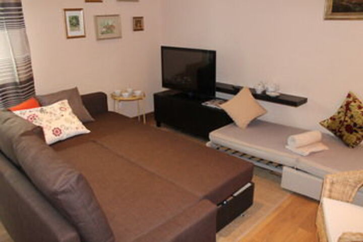 Room 384 of 499