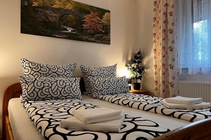 Room 8 of 40