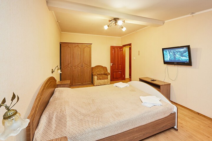 Room 2 of 62