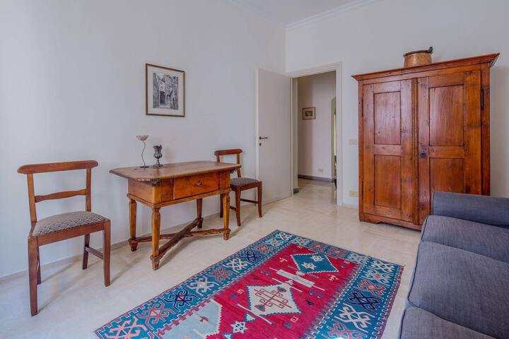 Room 6 of 7