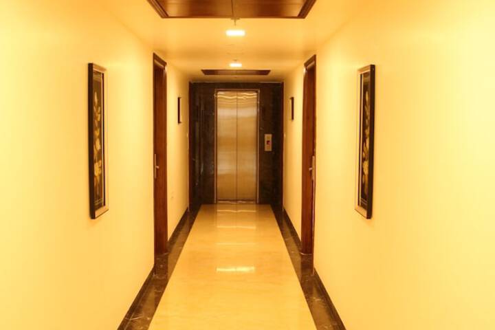 Ballroom/Hall 111 of 123