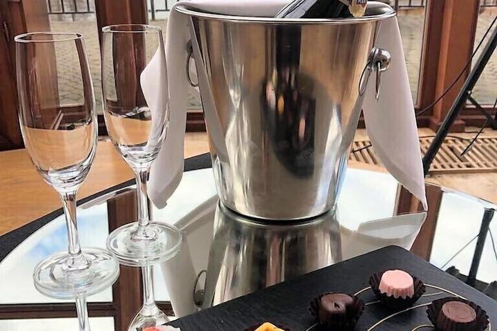 Champagne service