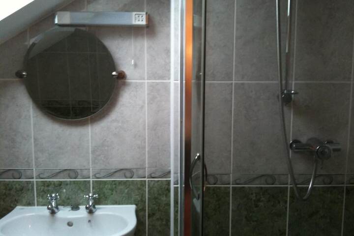 Room 19 of 38