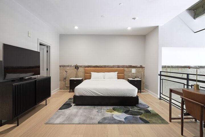 Room 3 of 27
