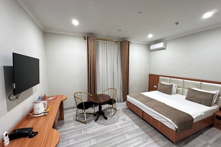 Room 14 of 17