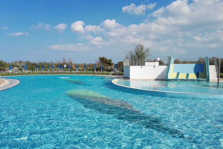 Pools & Facilities