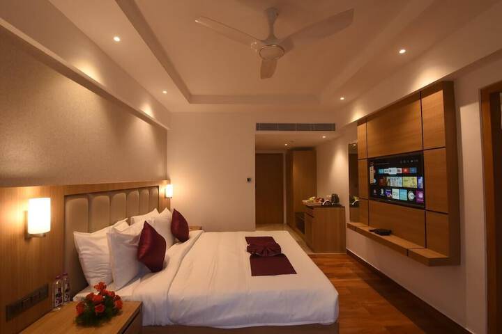 Room 8 of 38